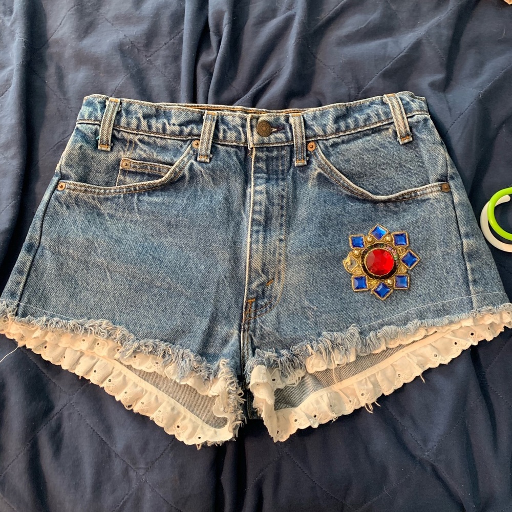 Levi’s “mom” shorts